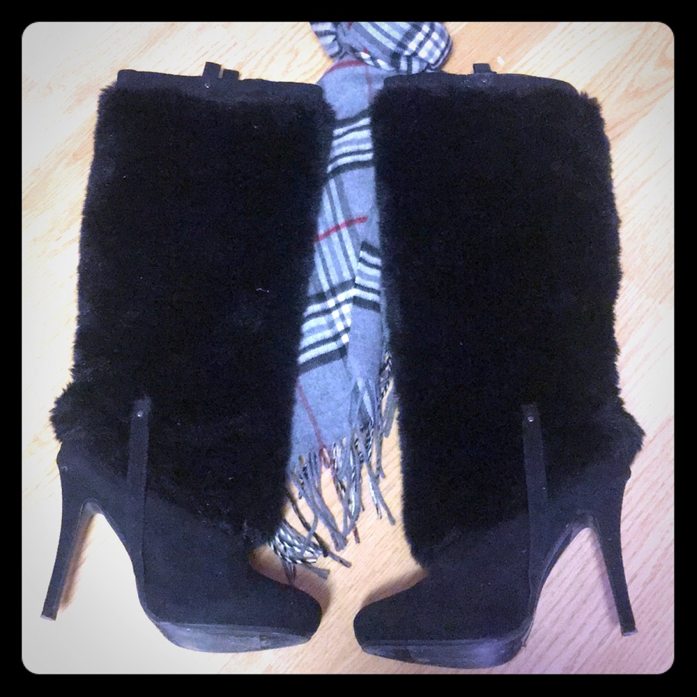 Black faux fur boots 👢